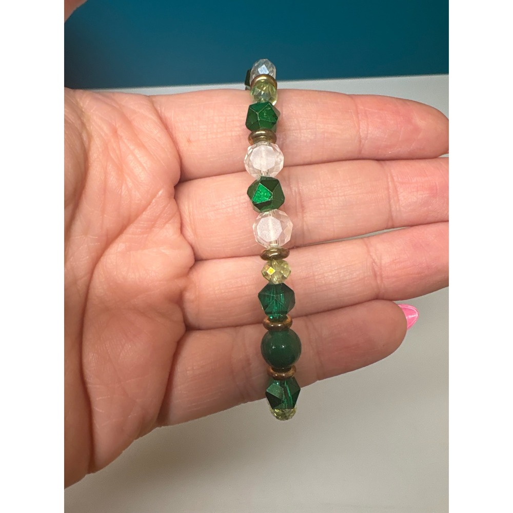 Green Beaded Stretch Bracelet Faceted Glass Stone Gold Tone Elastic